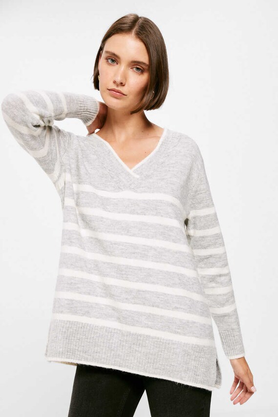 Long V-neck Jumper in gray